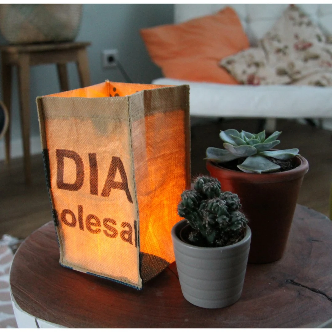 Unieke Waxinehouder van Geupcyclede Theezak – Industrieel en Duurzaam Cadeau