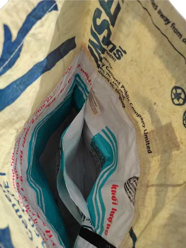 Geupcyclede Rugtas van Hergebruikte Cementzakken – Duurzaam & Handgemaakt | Hergebruikt.com - Afbeelding 2